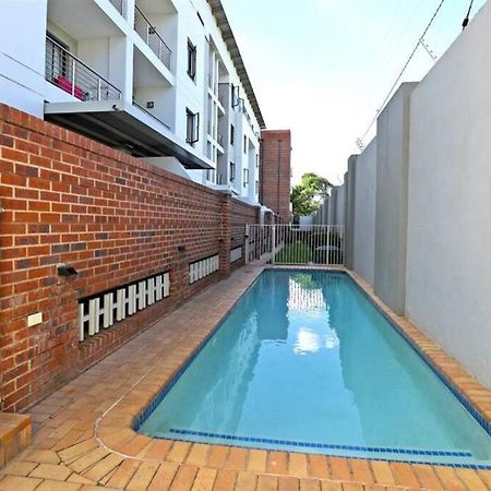 Thango Resident Thecube Apartment Johannesburg Exterior photo